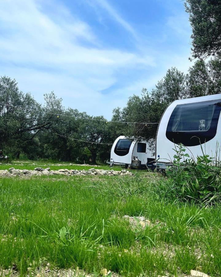 דיקילי Bademli Caravan Garden מראה חיצוני תמונה